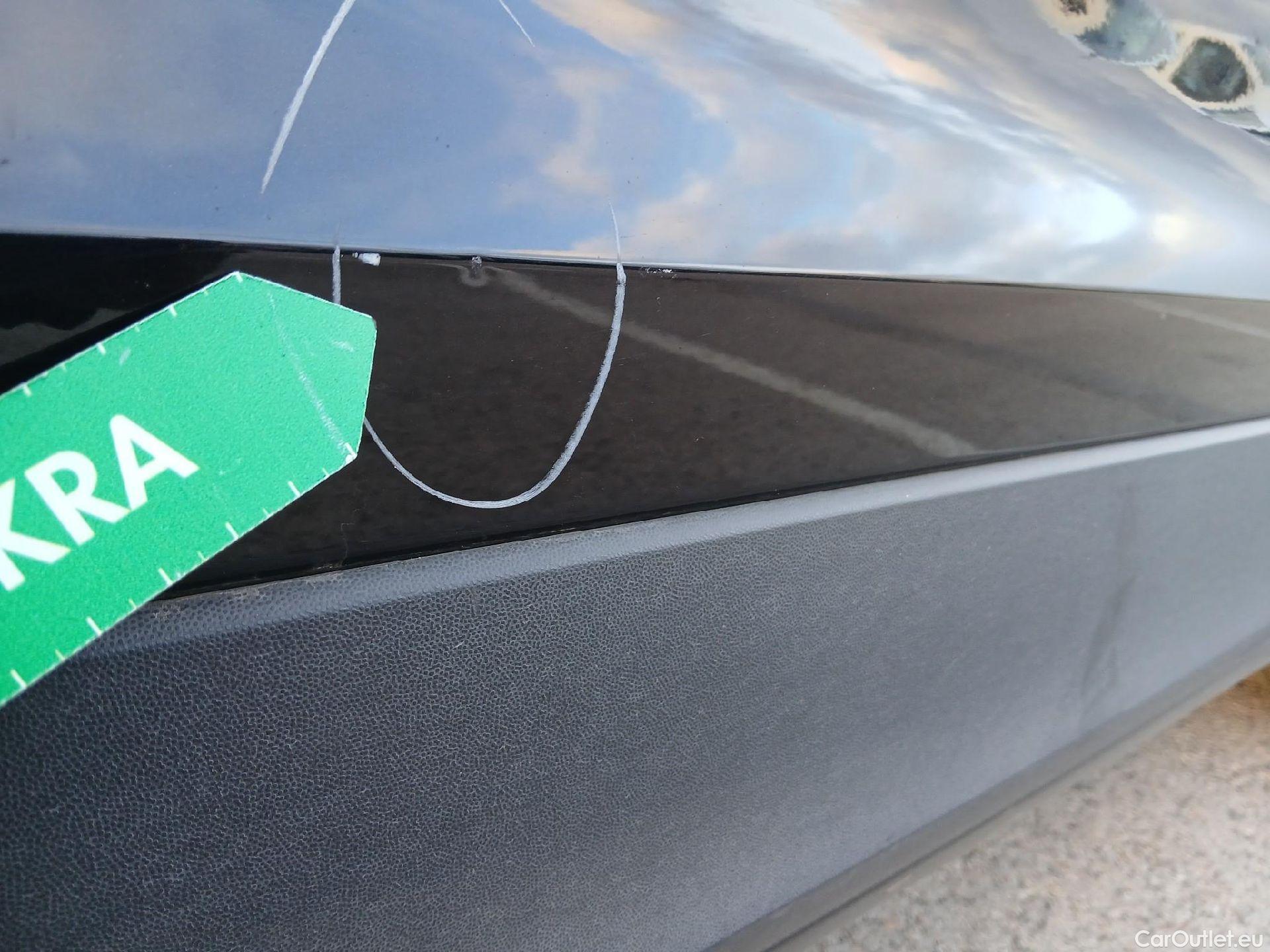  Volkswagen  T-CROSS VOLKSWAGEN  / 2018 / 5P / todoterreno Sport 1.0 TSI 81kW (110CV) DSG #23