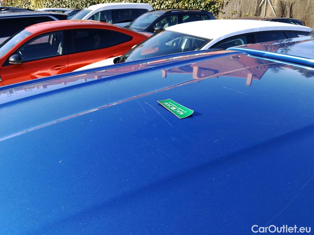  Toyota  Hilux TOYOTA  / 2020 / 4P / pickup 2.8 D-4D 150kW C. Doble Invincible A/T #4