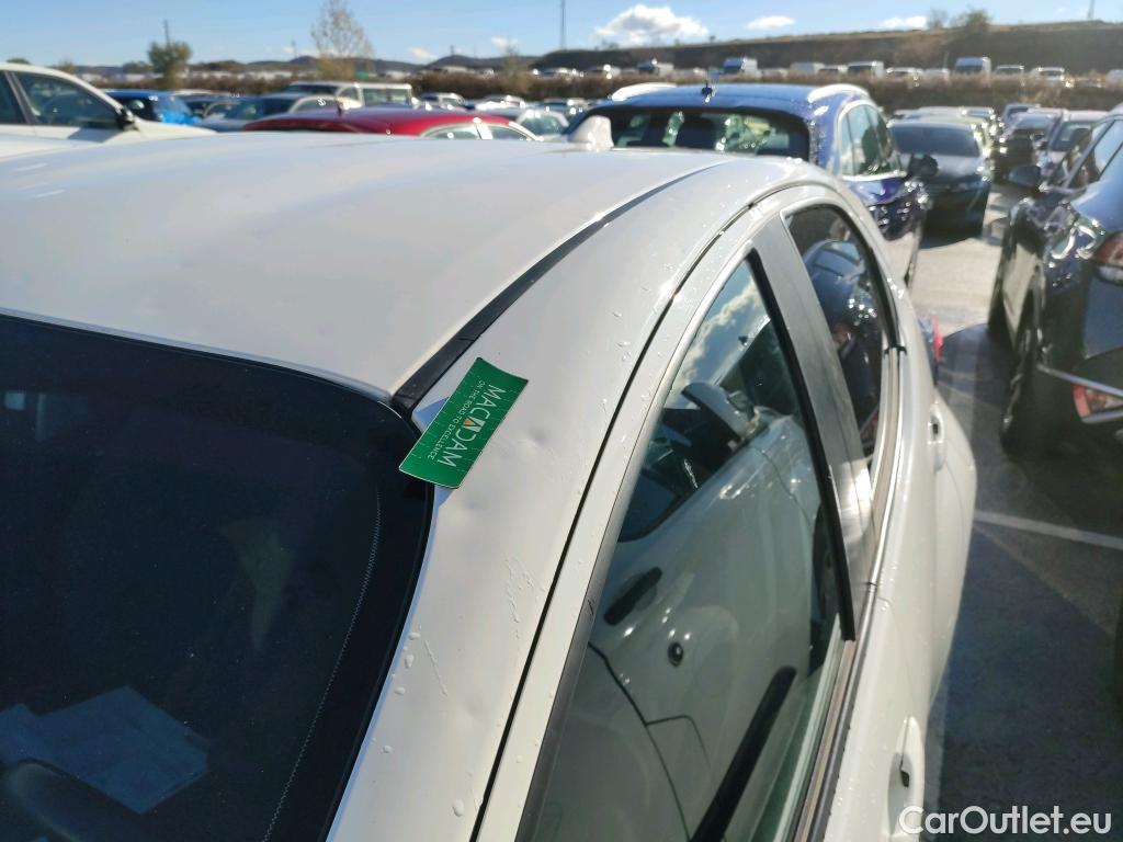  Toyota  Yaris TOYOTA  / 2020 / 5P / berlina con portón 1.5 120H Active Tech #11