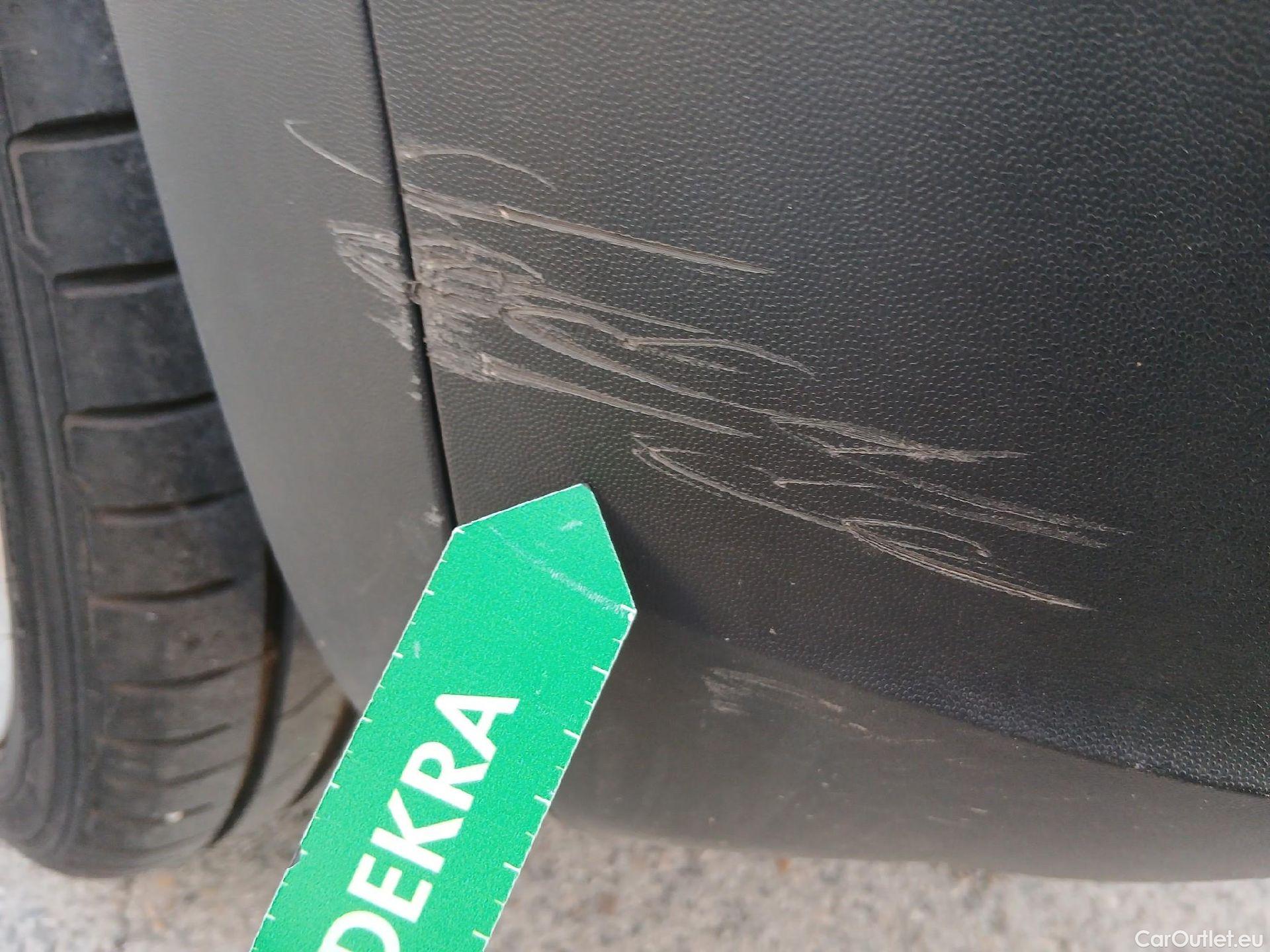  Volkswagen  T-CROSS VOLKSWAGEN  / 2018 / 5P / todoterreno Sport 1.0 TSI 81kW (110CV) DSG #14