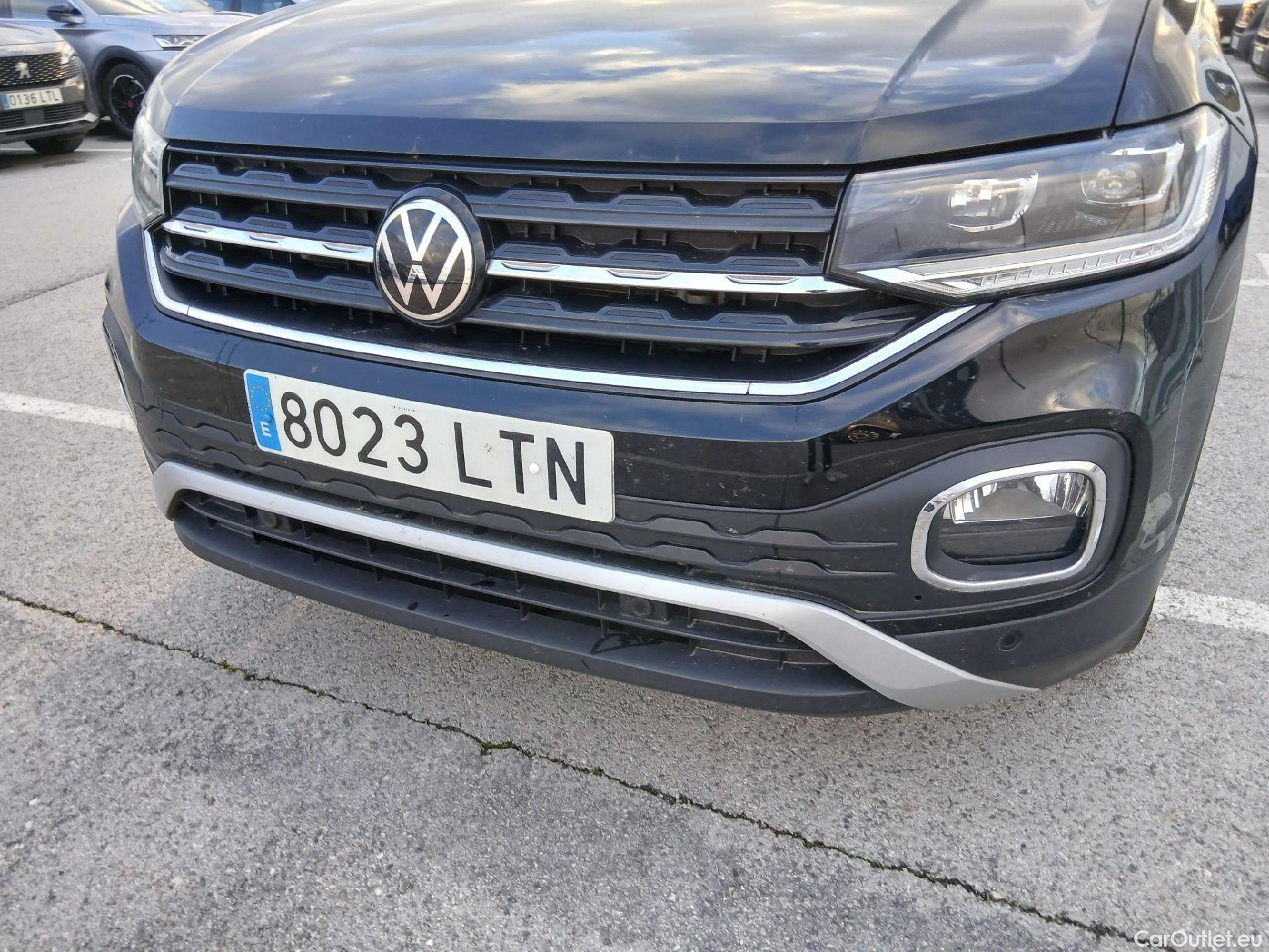  Volkswagen  T-CROSS VOLKSWAGEN  / 2018 / 5P / todoterreno Sport 1.0 TSI 81kW (110CV) DSG #3