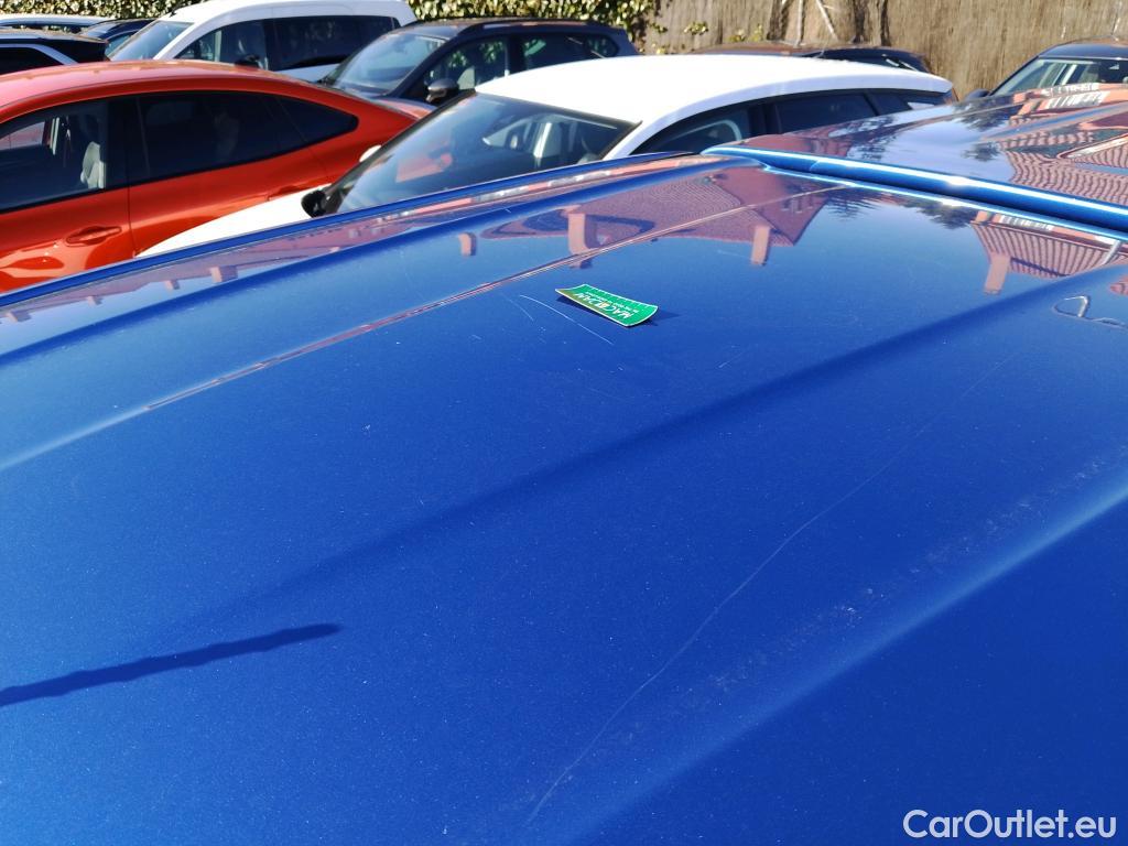  Toyota  Hilux TOYOTA  / 2020 / 4P / pickup 2.8 D-4D 150kW C. Doble Invincible A/T #3