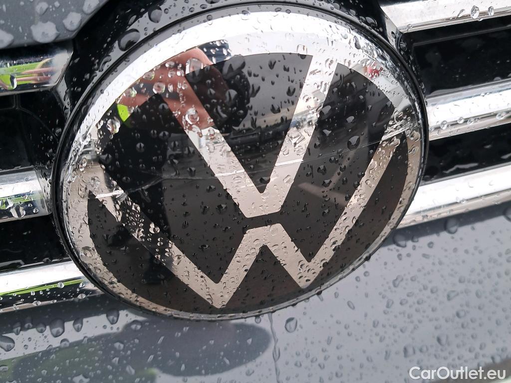  Volkswagen  Touran  Life 2.0 TDI 150CV AT7 E6d #9