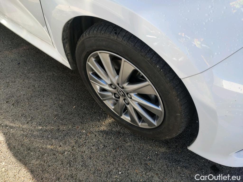  Toyota  Yaris TOYOTA  / 2020 / 5P / berlina con portón 1.5 120H Active Tech #9