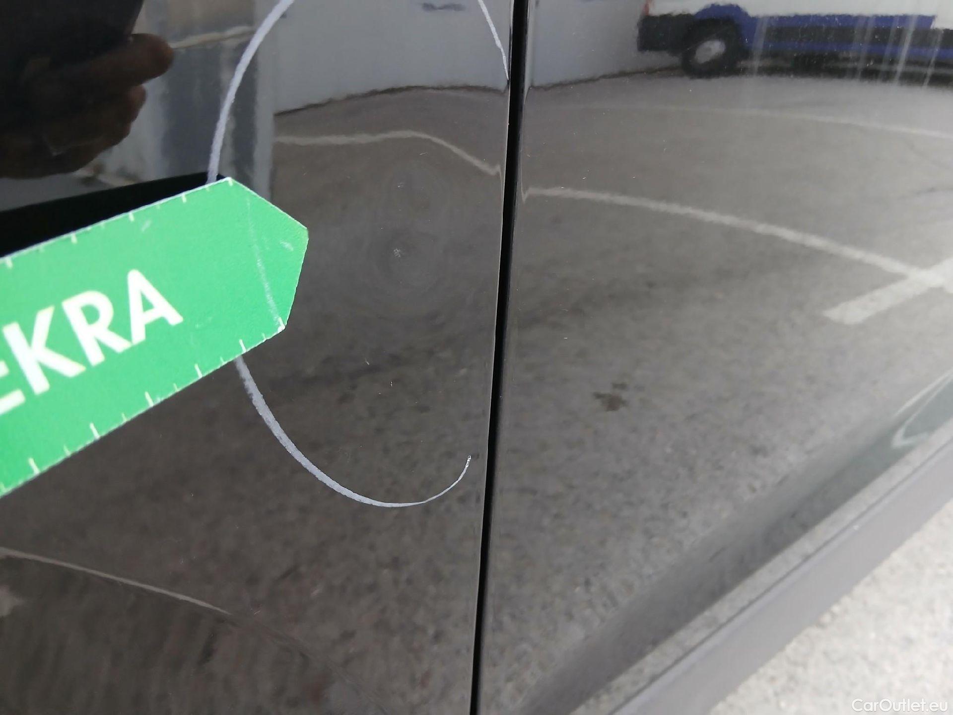  Volkswagen  T-CROSS VOLKSWAGEN  / 2018 / 5P / todoterreno Sport 1.0 TSI 81kW (110CV) DSG #5