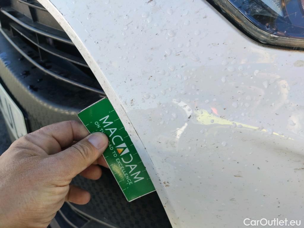  Toyota  Yaris TOYOTA  / 2020 / 5P / berlina con portón 1.5 120H Active Tech #18