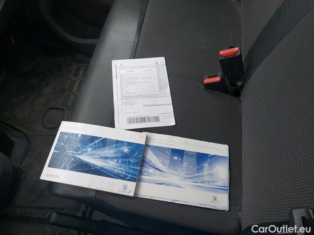  Peugeot  Expert PEUGEOT  / 2016 / 4P / furgón Furgón Pro BlueHDi 90KW (120) Standard #30