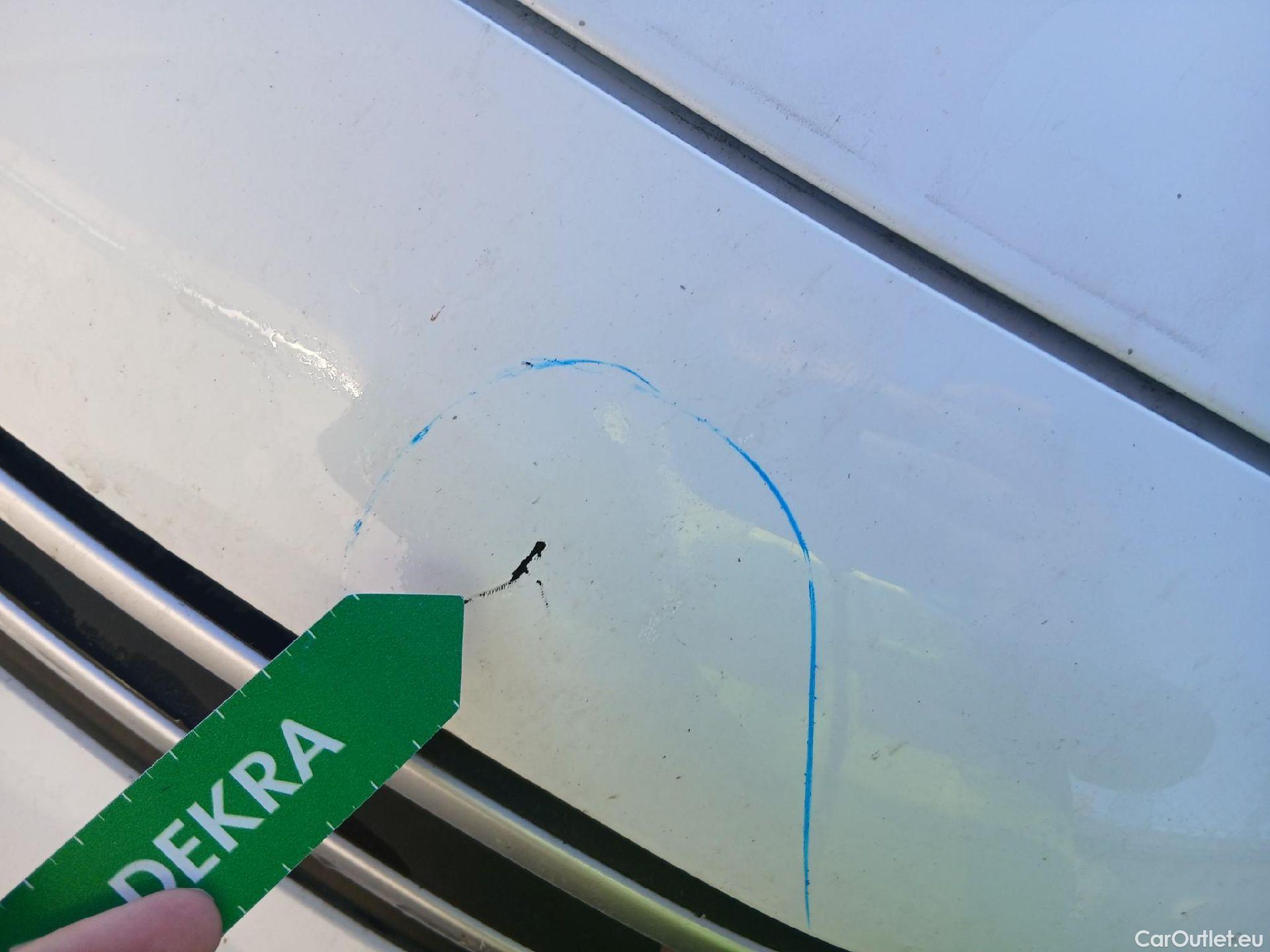  Citroen  Berlingo CITROEN  / 2018 / 4P / combi Talla M BlueHDi 100 S&S LIVE (AC) #4