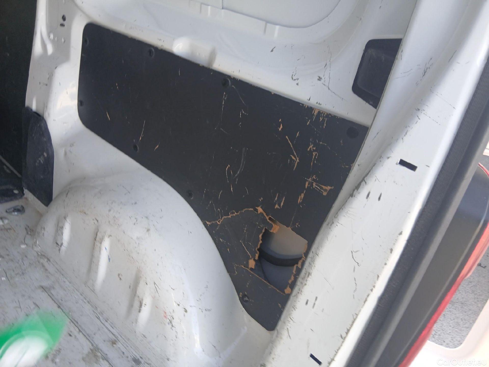  Opel  Vivaro OPEL  / 2019 / 4P / furgón 1.5 Diésel 74kW(100CV)M Std Exp #10