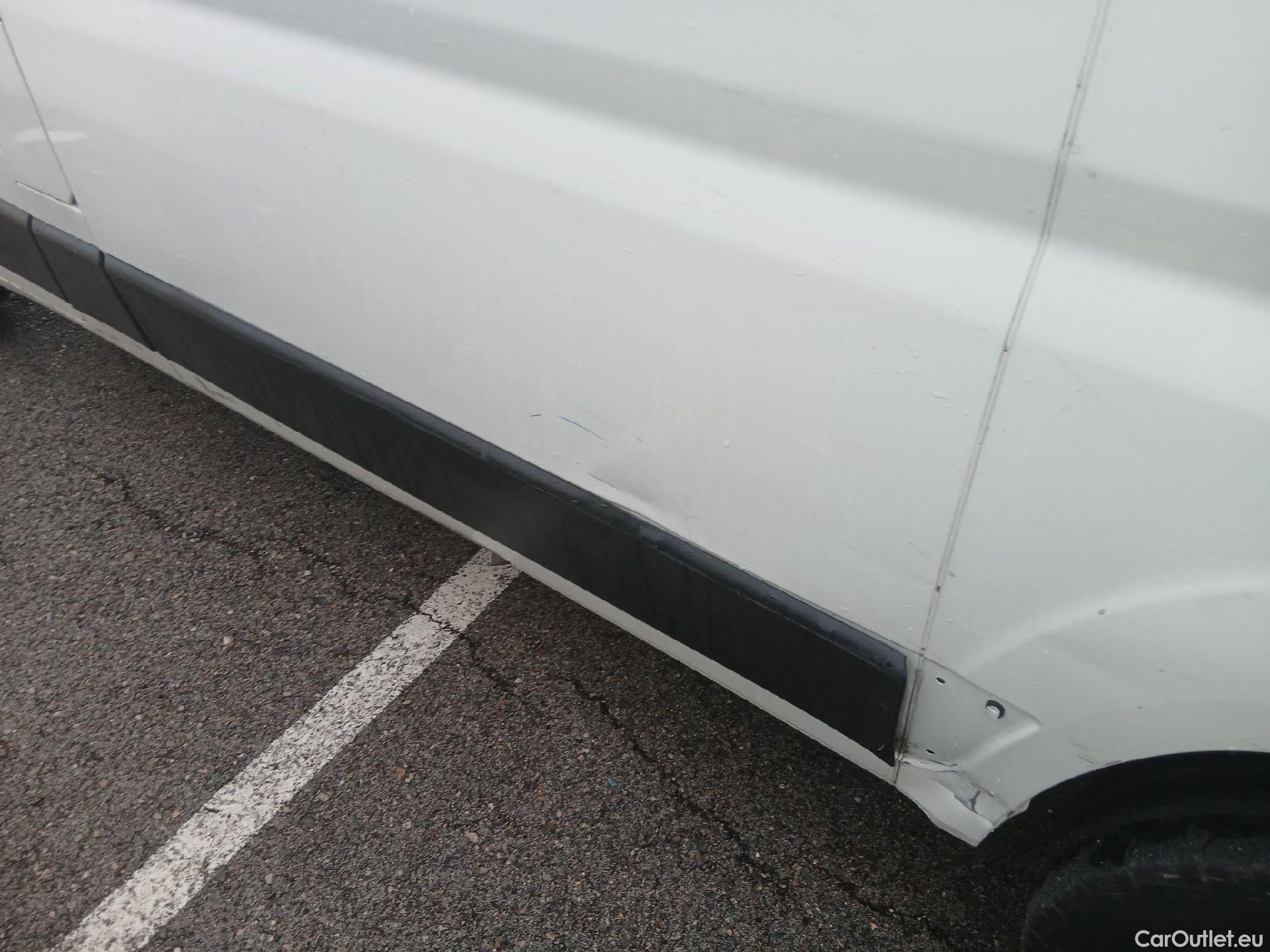  Peugeot  Boxer PEUGEOT  / 2014 / 4P / furgón 330 L1 H1 BHDI 88kW (120CV) S&S 6 Vel. M #33