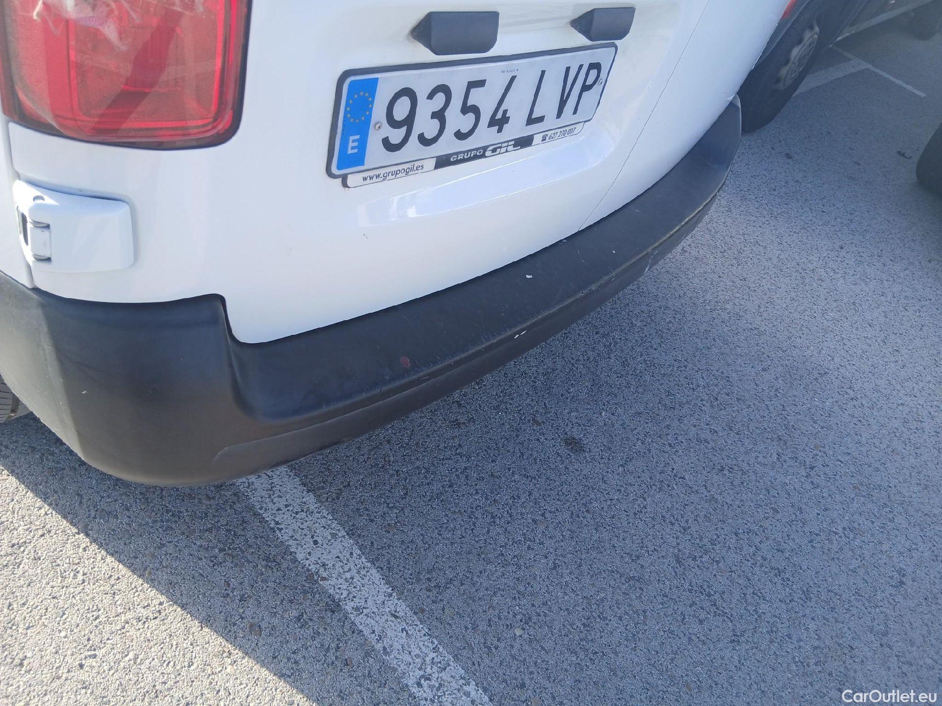  Opel  Vivaro OPEL  / 2019 / 4P / furgón 1.5 Diésel 74kW(100CV)M Std Exp #34