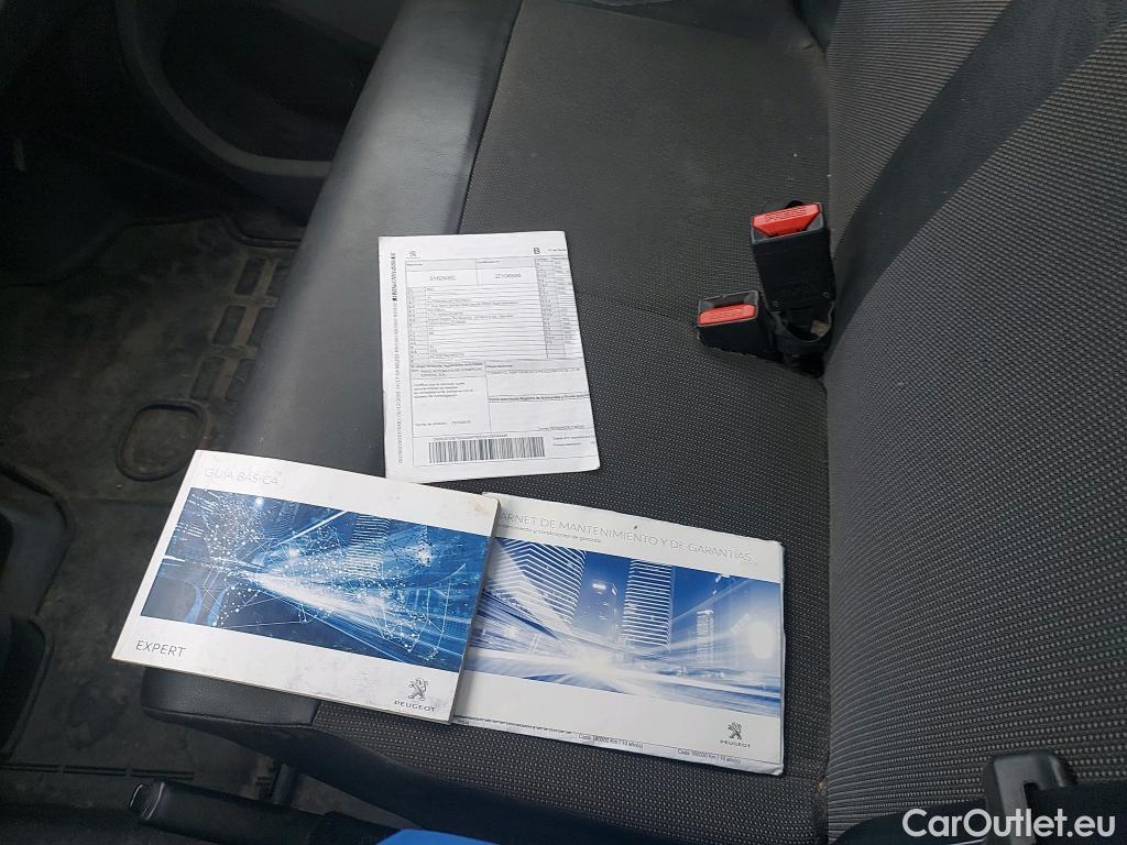  Peugeot  Expert PEUGEOT  / 2016 / 4P / furgón Furgón Pro BlueHDi 90KW (120) Standard #31