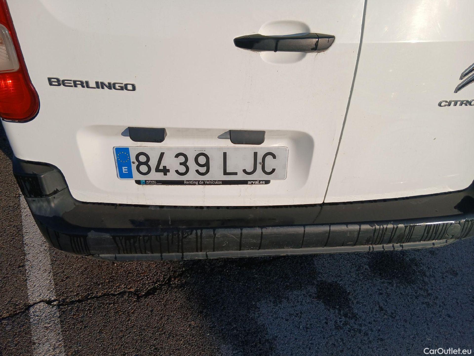  Citroen  Berlingo CITROEN  / 2018 / 4P / combi Talla M BlueHDi 100 S&S LIVE (AC) #19