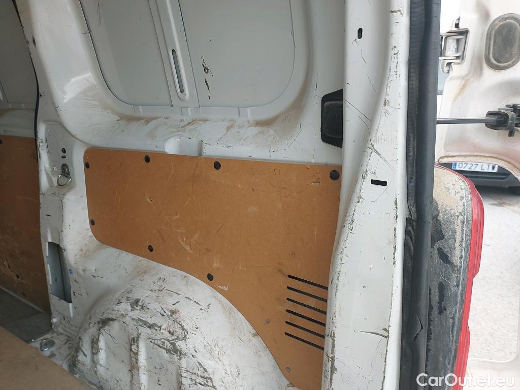  Peugeot  Expert PEUGEOT  / 2016 / 4P / furgón Furgón Pro BlueHDi 90KW (120) Standard #34