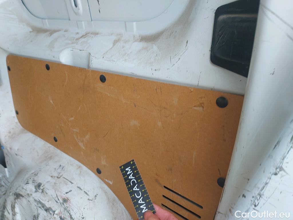  Peugeot  Expert PEUGEOT  / 2016 / 4P / furgón Furgón Pro BlueHDi 90KW (120) Standard #35