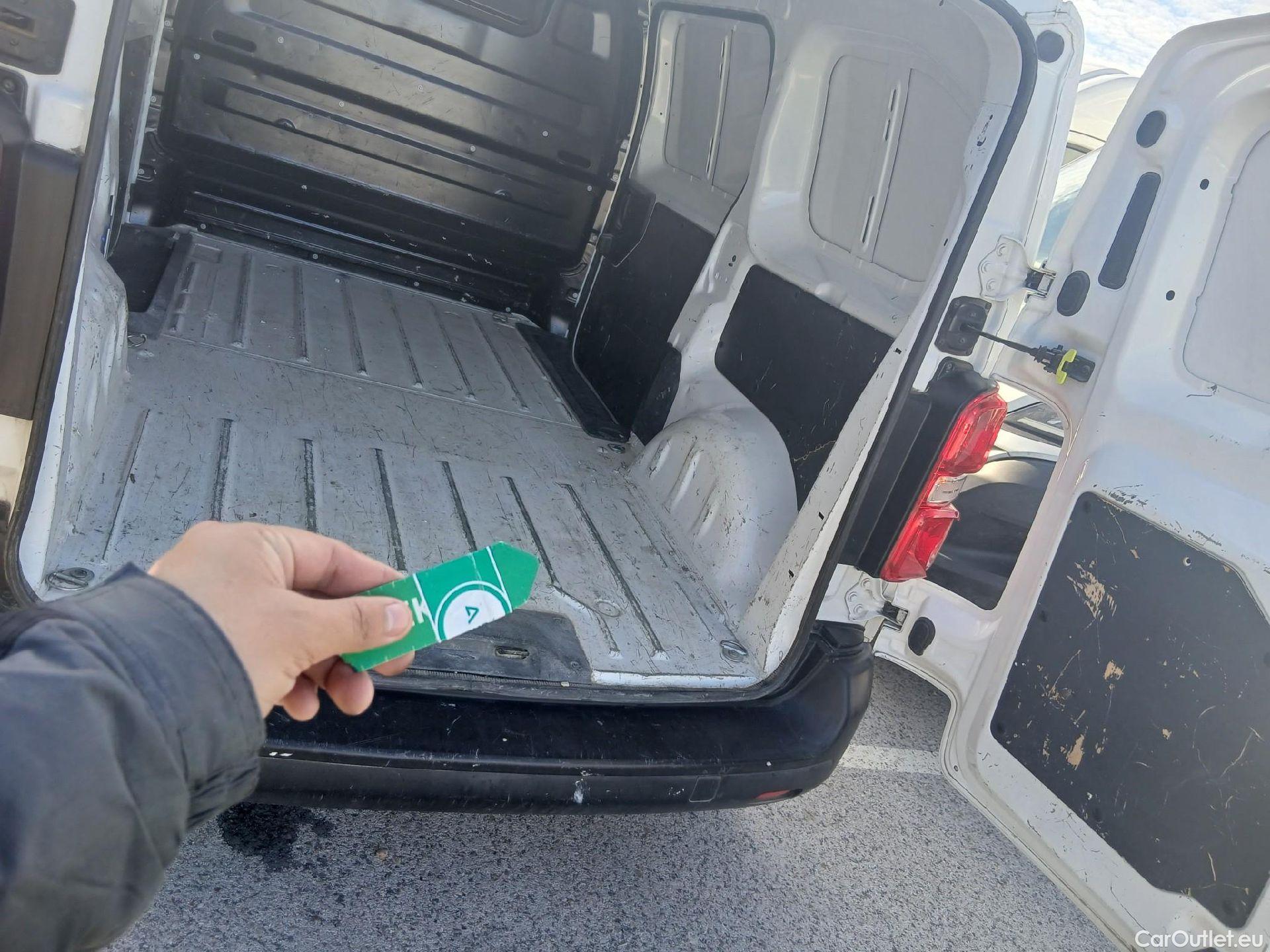  Opel  Vivaro OPEL  / 2019 / 4P / furgón 1.5 Diésel 74kW(100CV)M Std Exp #3