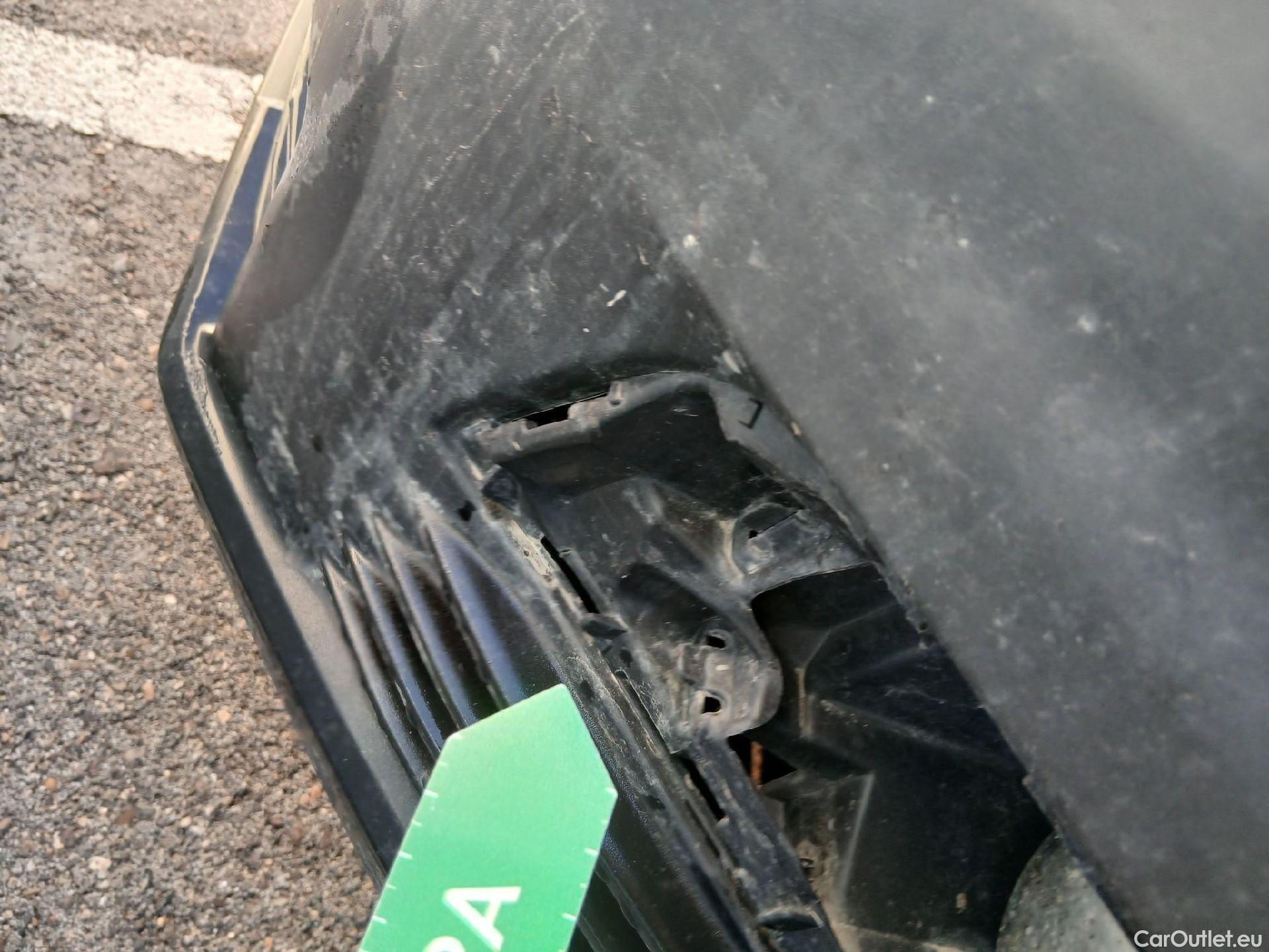  Citroen  Berlingo CITROEN  / 2018 / 4P / combi Talla M BlueHDi 100 S&S LIVE (AC) #11