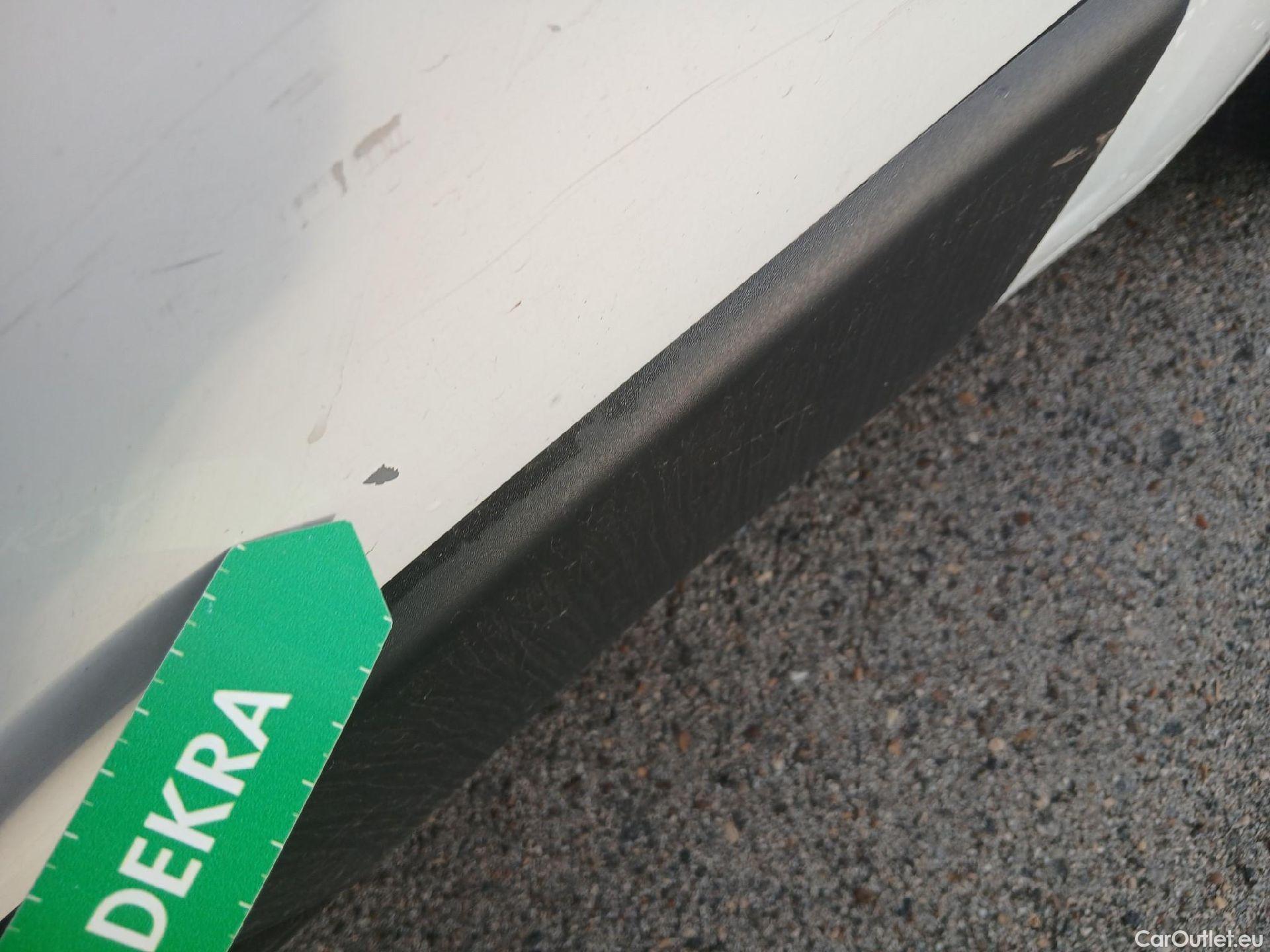  Peugeot  Boxer PEUGEOT  / 2014 / 4P / furgón 330 L1 H1 BHDI 88kW (120CV) S&S 6 Vel. M #64