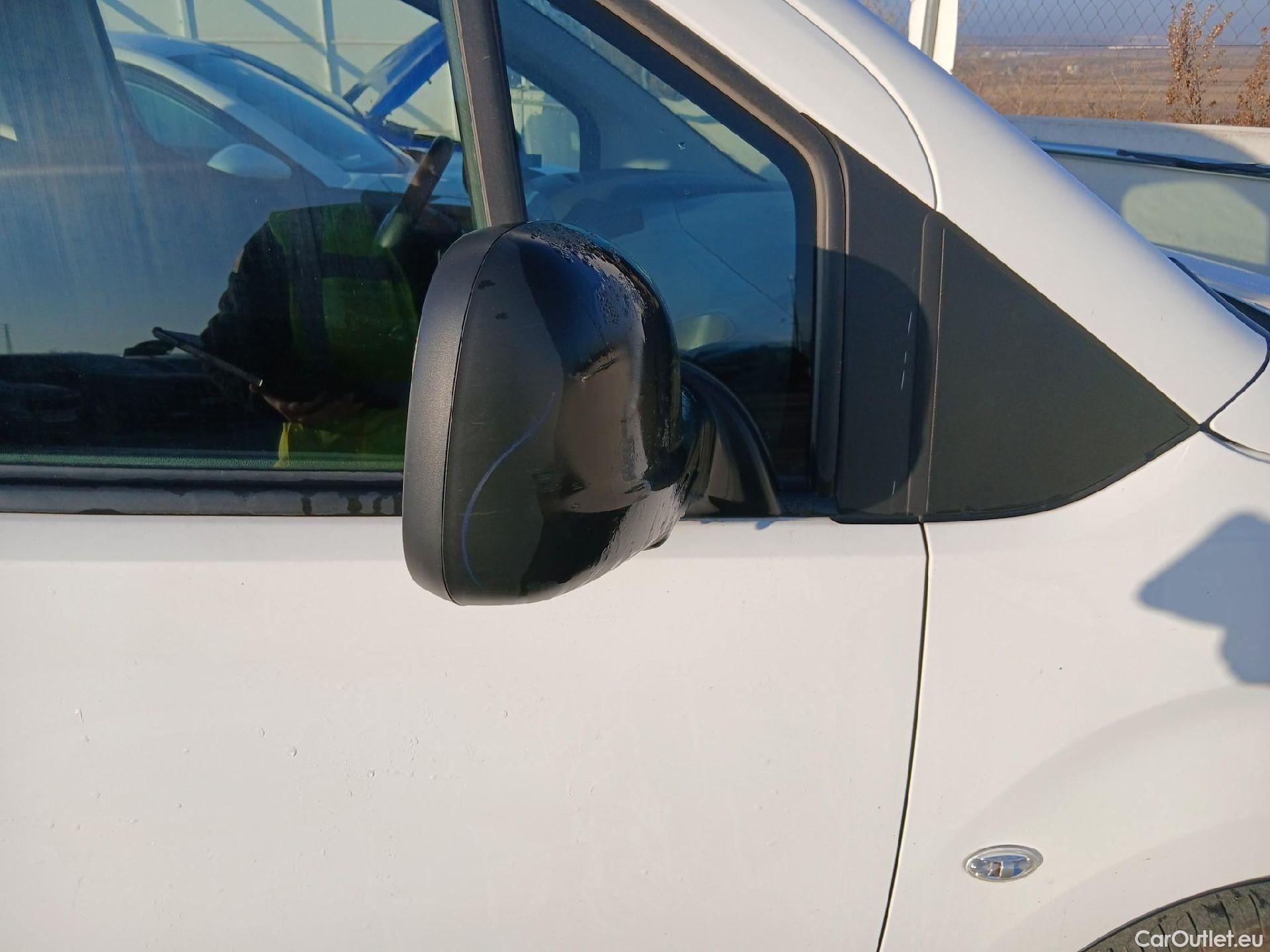  Citroen  Berlingo CITROEN  / 2018 / 4P / combi Talla M BlueHDi 100 S&S LIVE (AC) #27