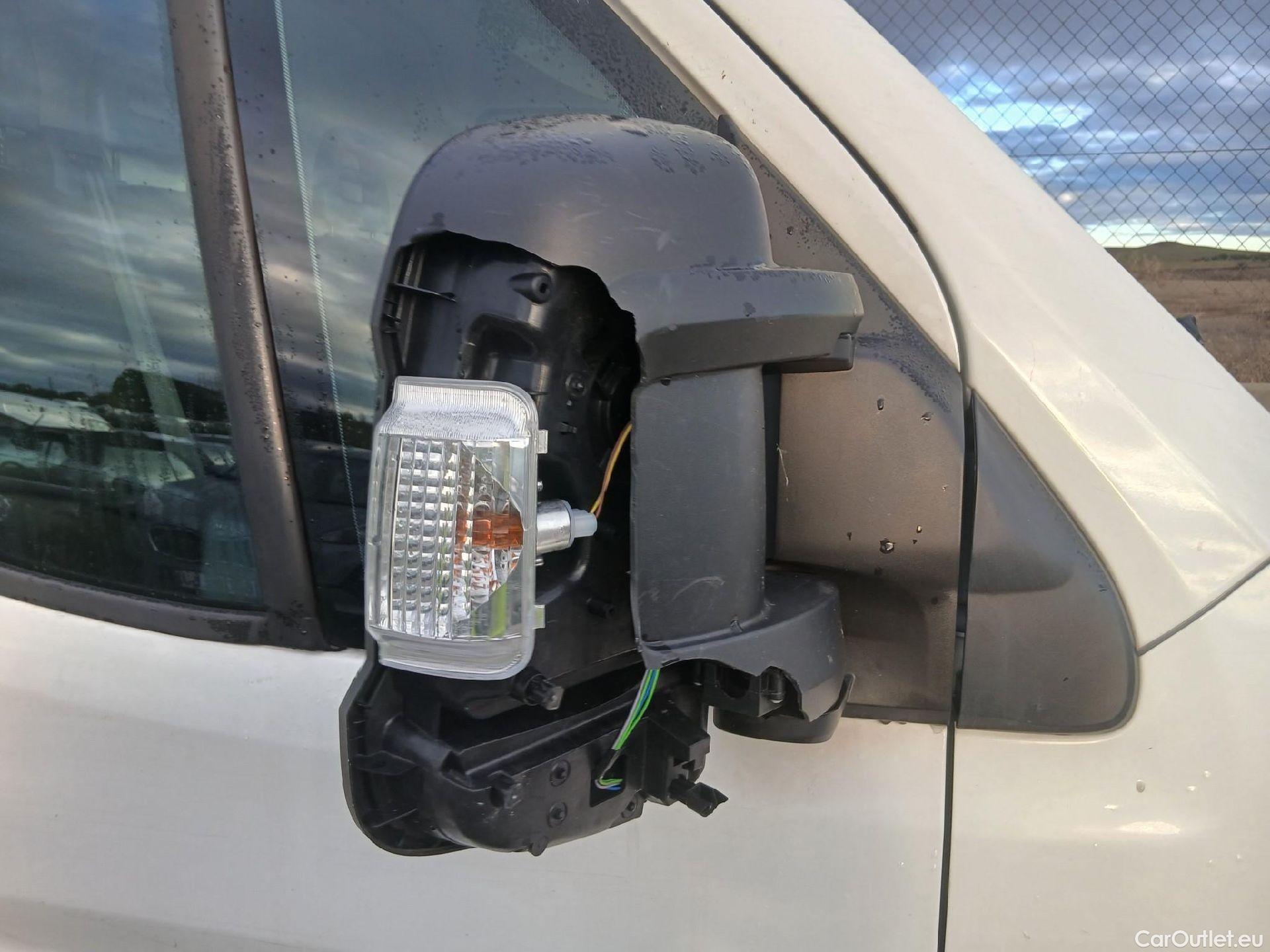  Peugeot  Boxer PEUGEOT  / 2014 / 4P / furgón 330 L1 H1 BHDI 88kW (120CV) S&S 6 Vel. M #66