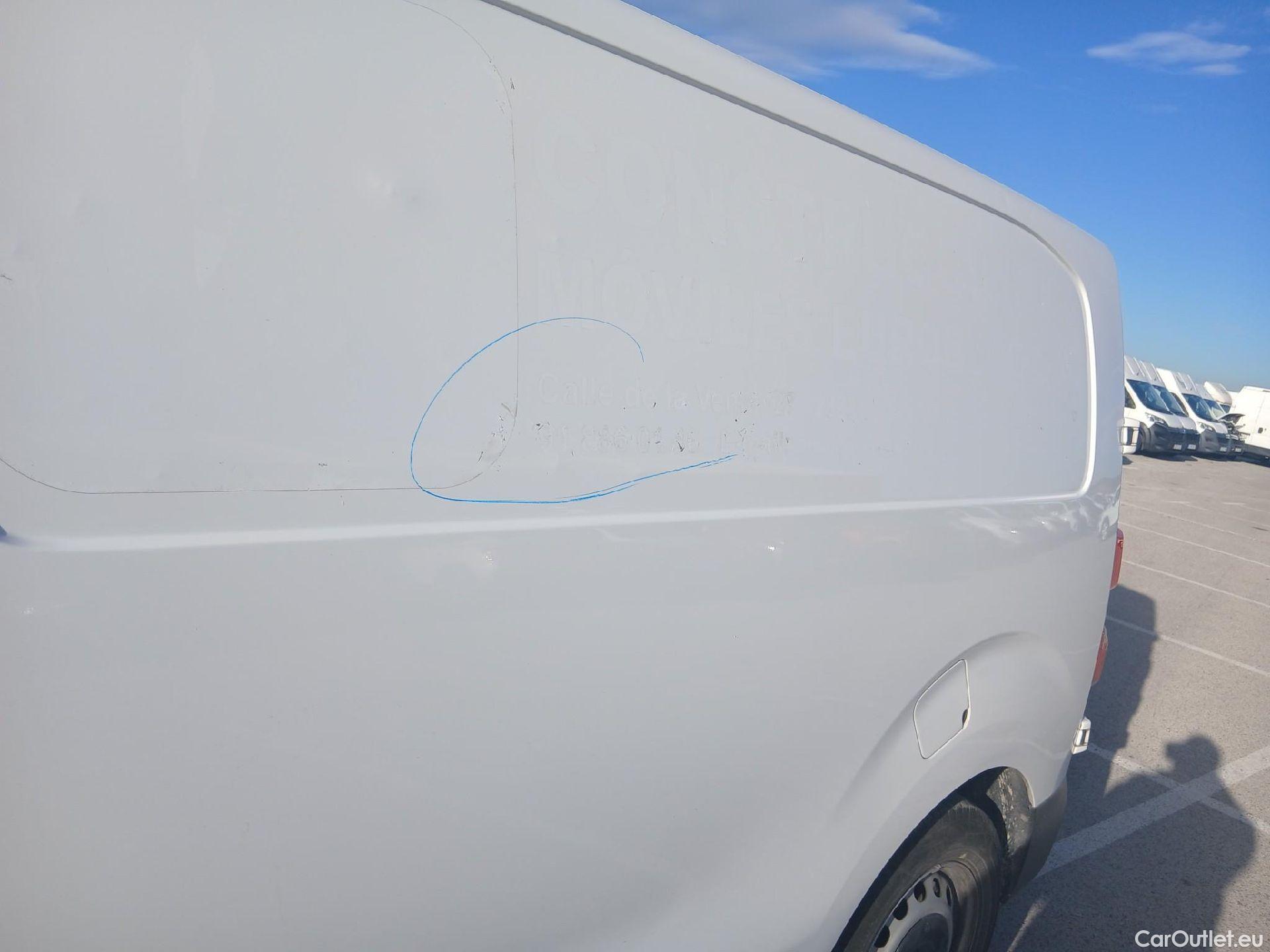  Opel  Vivaro OPEL  / 2019 / 4P / furgón 1.5 Diésel 74kW(100CV)M Std Exp #30