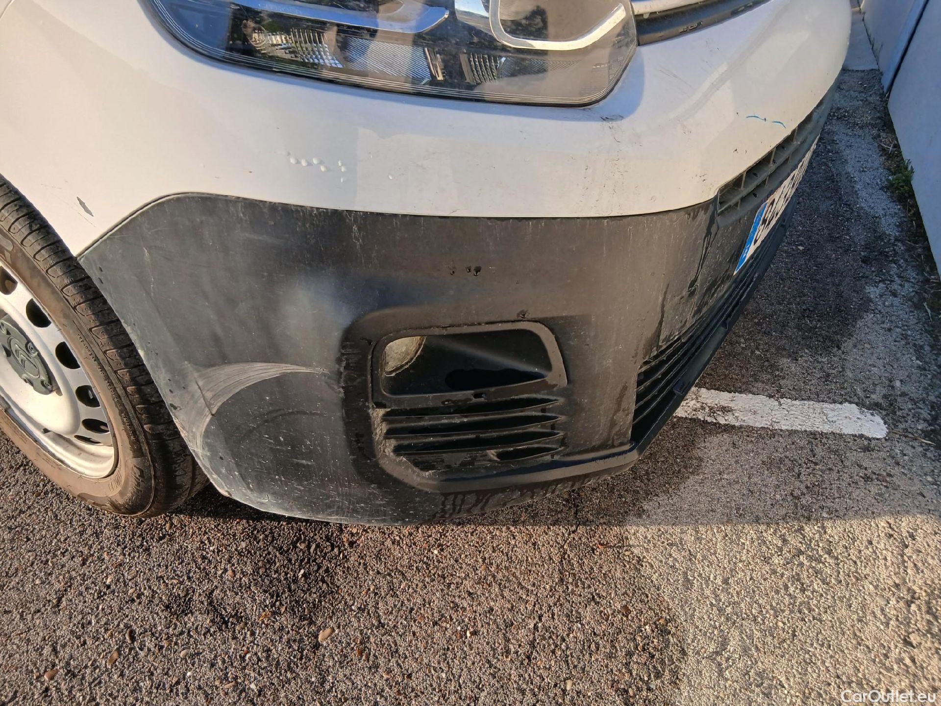  Citroen  Berlingo CITROEN  / 2018 / 4P / combi Talla M BlueHDi 100 S&S LIVE (AC) #8