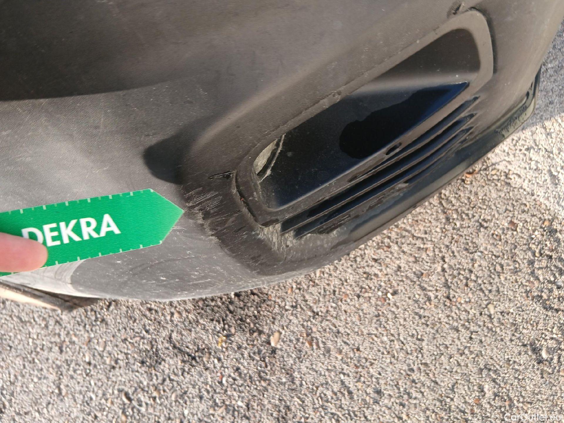  Citroen  Berlingo CITROEN  / 2018 / 4P / combi Talla M BlueHDi 100 S&S LIVE (AC) #9