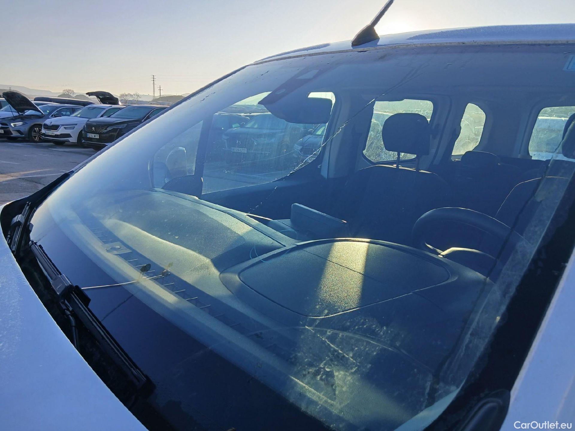  Citroen  Berlingo CITROEN  / 2018 / 4P / combi Talla M BlueHDi 100 S&S LIVE (AC) #3