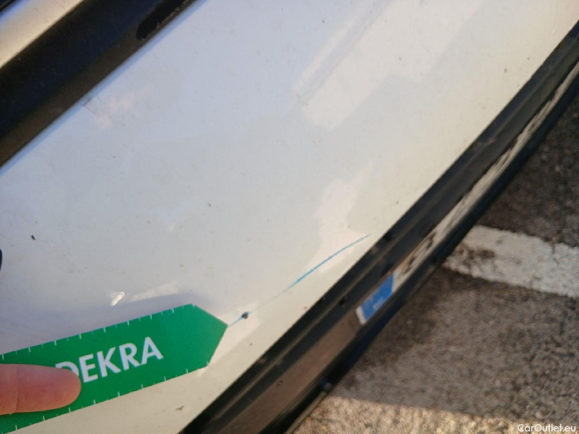  Citroen  Berlingo CITROEN  / 2018 / 4P / combi Talla M BlueHDi 100 S&S LIVE (AC) #6