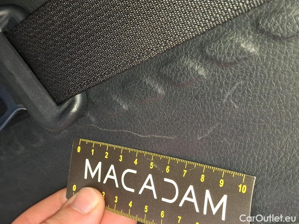  Toyota  C-HR TOYOTA  / 2016 / 5P / SUV 2.0 HYBRIDE 184 DISTINCTIVE #51