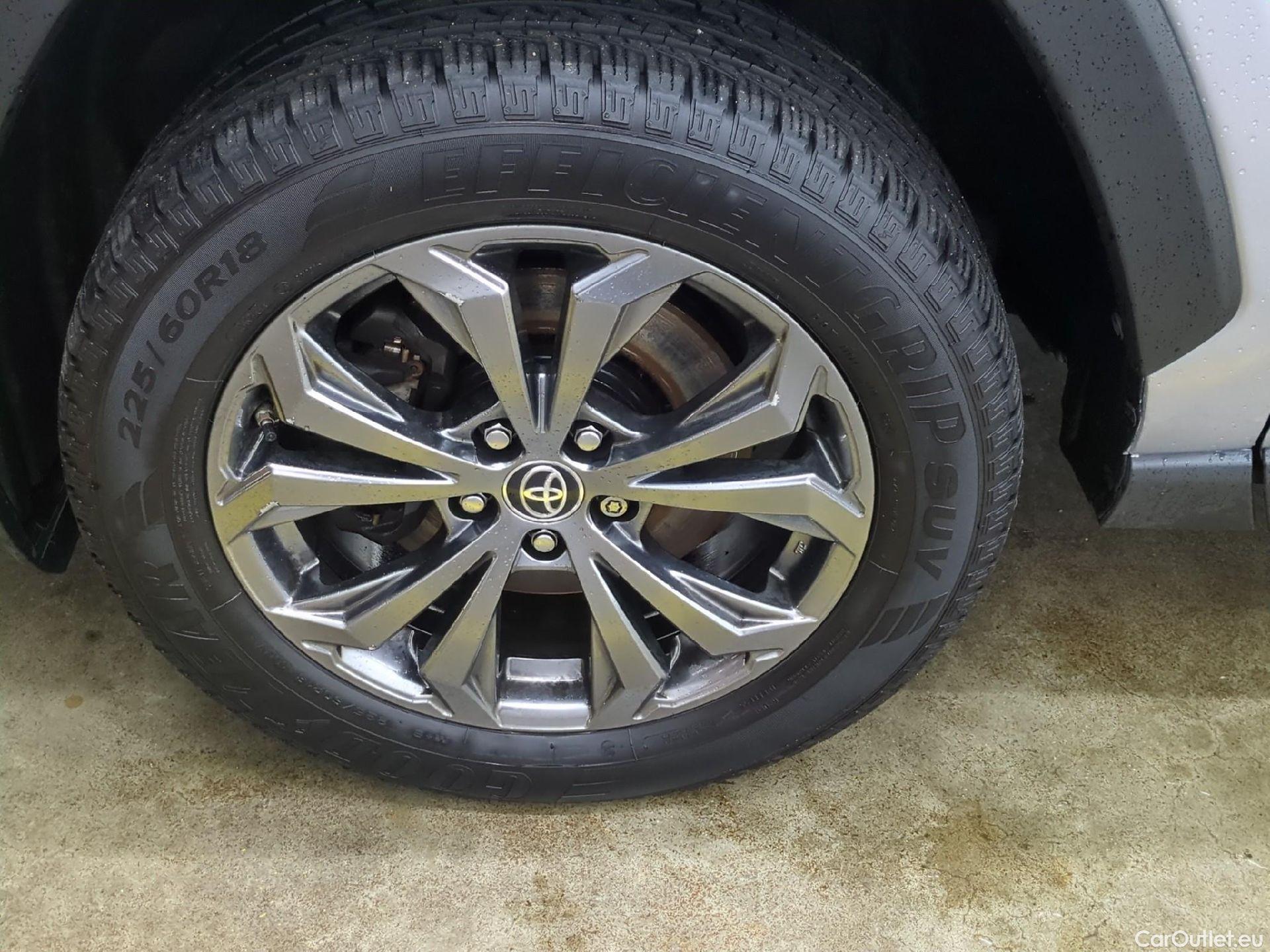  Toyota  RAV4 TOYOTA  Hybride / 2018 / 5P / SUV Hybride 2WD 218ch Dynamic #8