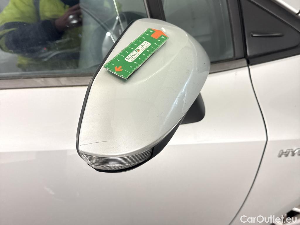  Toyota  Corolla TOYOTA  Touring Sports / 2018 / 5P / Break Hybride 122h Dynamic Business Stage Acad #30