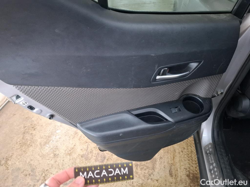  Toyota  C-HR TOYOTA  / 2016 / 5P / SUV 2.0 HYBRIDE 184 DISTINCTIVE #46