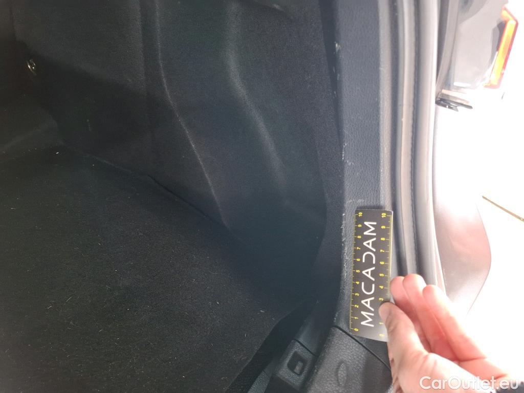  Toyota  C-HR TOYOTA  / 2016 / 5P / SUV 1.8 HYBRIDE 122 GRAPHIC #16