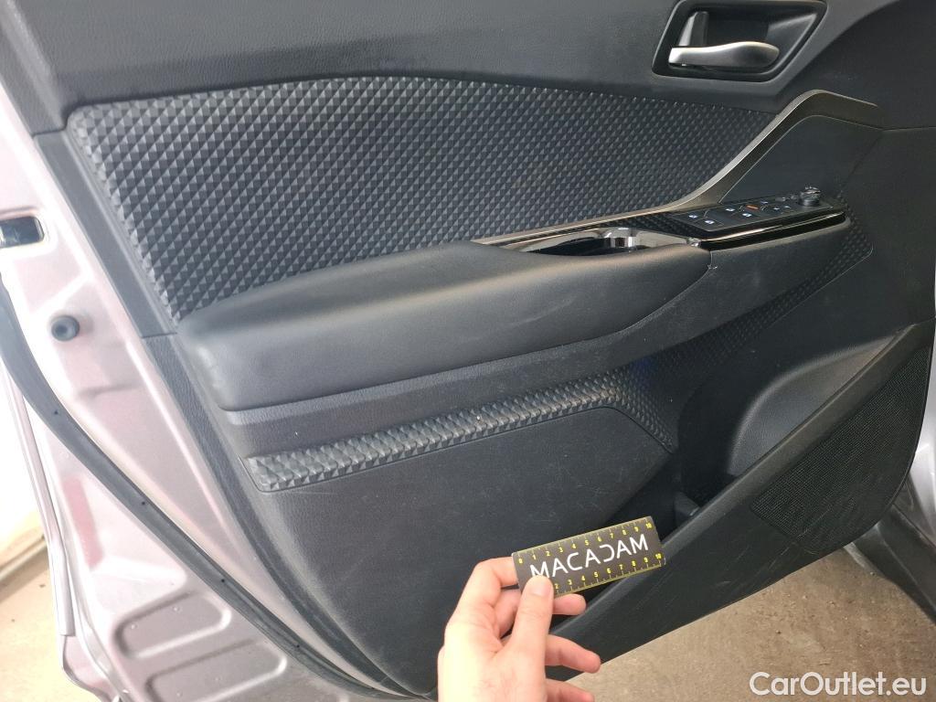  Toyota  C-HR TOYOTA  / 2016 / 5P / SUV 1.8 HYBRIDE 122 GRAPHIC #8