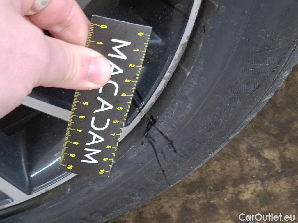  Toyota  C-HR TOYOTA  / 2016 / 5P / SUV 2.0 HYBRIDE 184 DISTINCTIVE #35