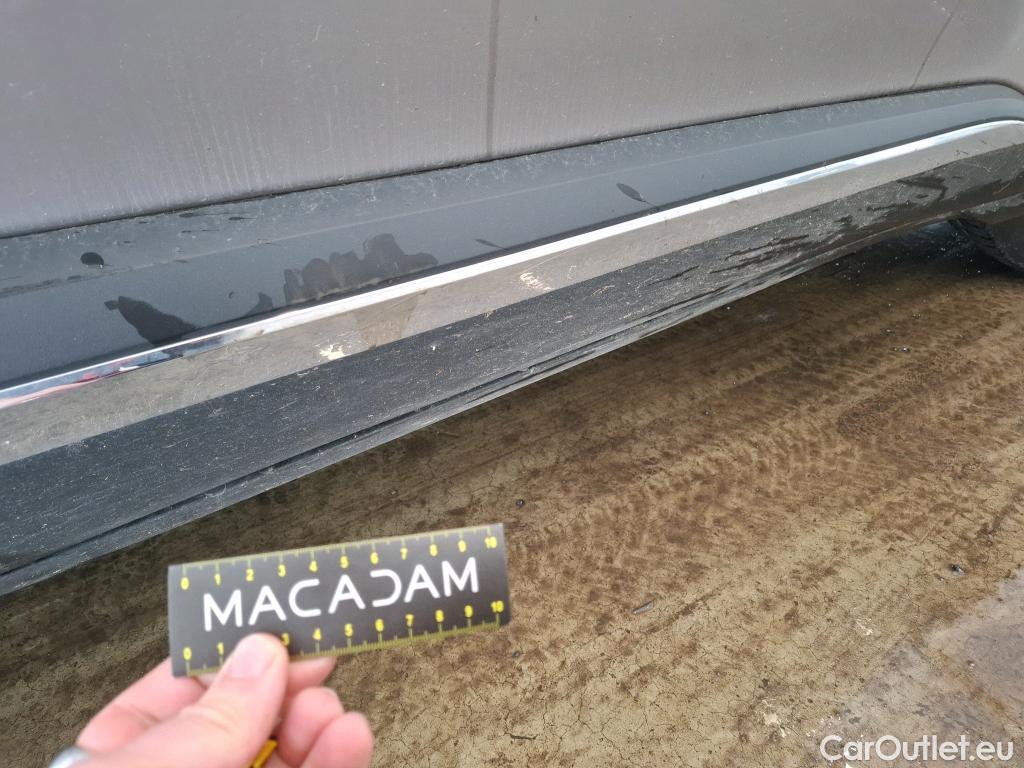  Toyota  C-HR TOYOTA  / 2016 / 5P / SUV 2.0 HYBRIDE 184 DISTINCTIVE #17