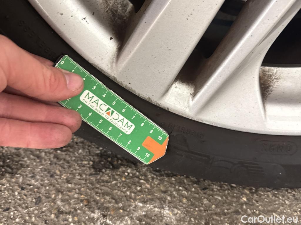  Toyota  Corolla TOYOTA  Touring Sports / 2018 / 5P / Break Hybride 122h Dynamic Business Stage Acad #21