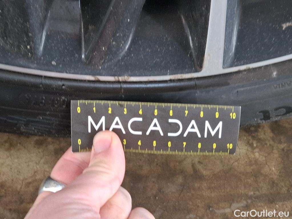  Toyota  C-HR TOYOTA  / 2016 / 5P / SUV 2.0 HYBRIDE 184 DISTINCTIVE #36