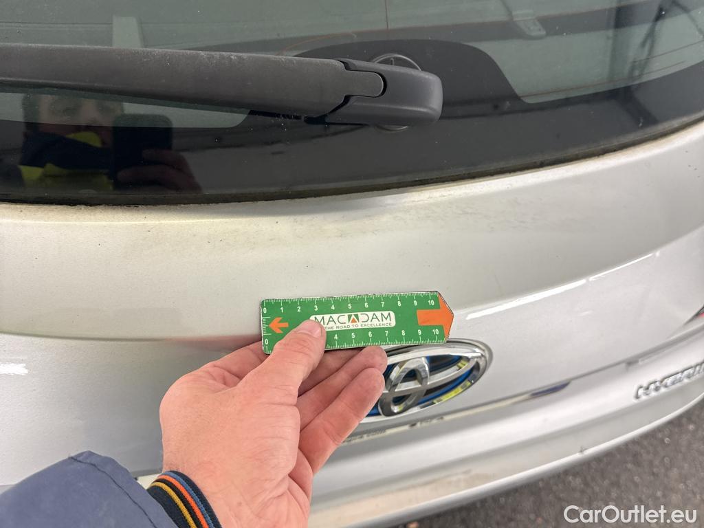  Toyota  Corolla TOYOTA  Touring Sports / 2018 / 5P / Break Hybride 122h Dynamic Business Stage Acad #36