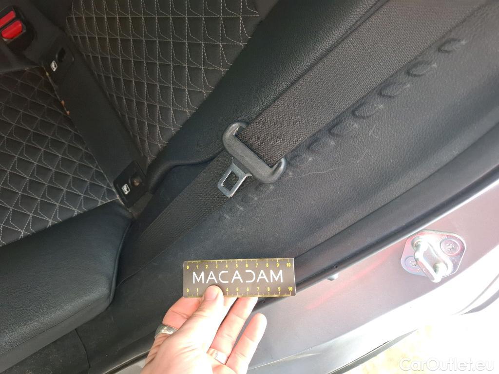  Toyota  C-HR TOYOTA  / 2016 / 5P / SUV 2.0 HYBRIDE 184 DISTINCTIVE #50