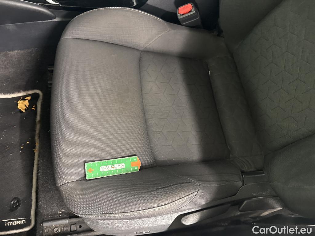  Toyota  Corolla TOYOTA  Touring Sports / 2018 / 5P / Break Hybride 122h Dynamic Business Stage Acad #25