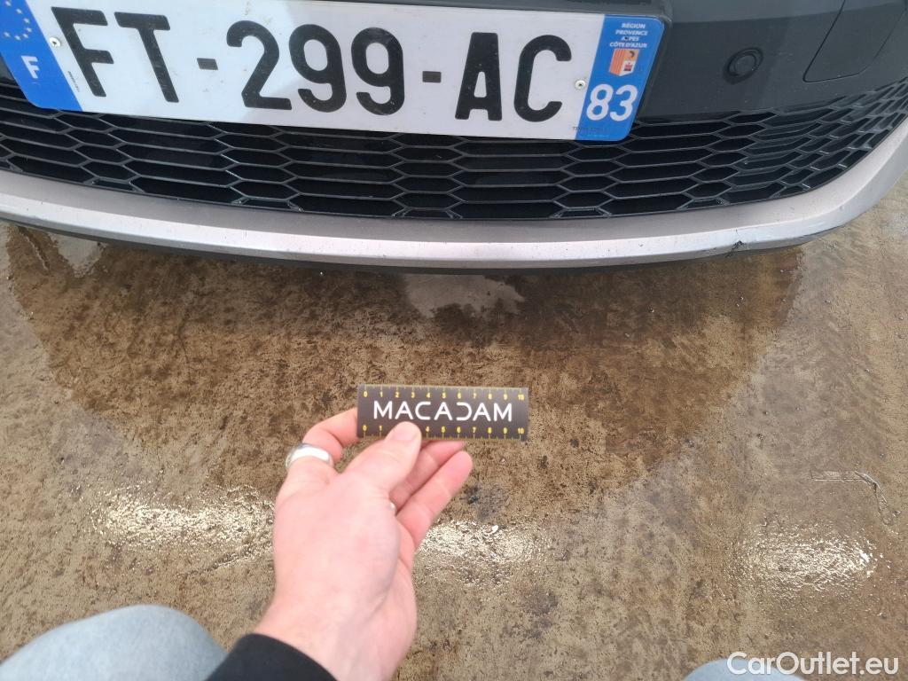  Toyota  C-HR TOYOTA  / 2016 / 5P / SUV 2.0 HYBRIDE 184 DISTINCTIVE #19