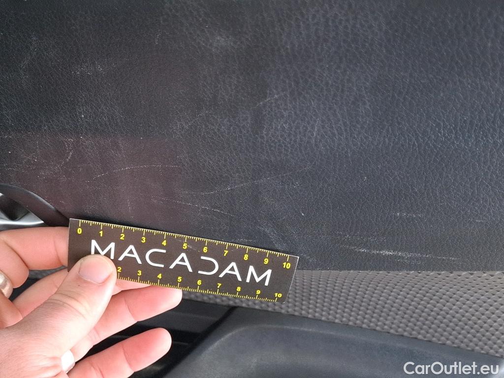  Toyota  C-HR TOYOTA  / 2016 / 5P / SUV 2.0 HYBRIDE 184 DISTINCTIVE #43