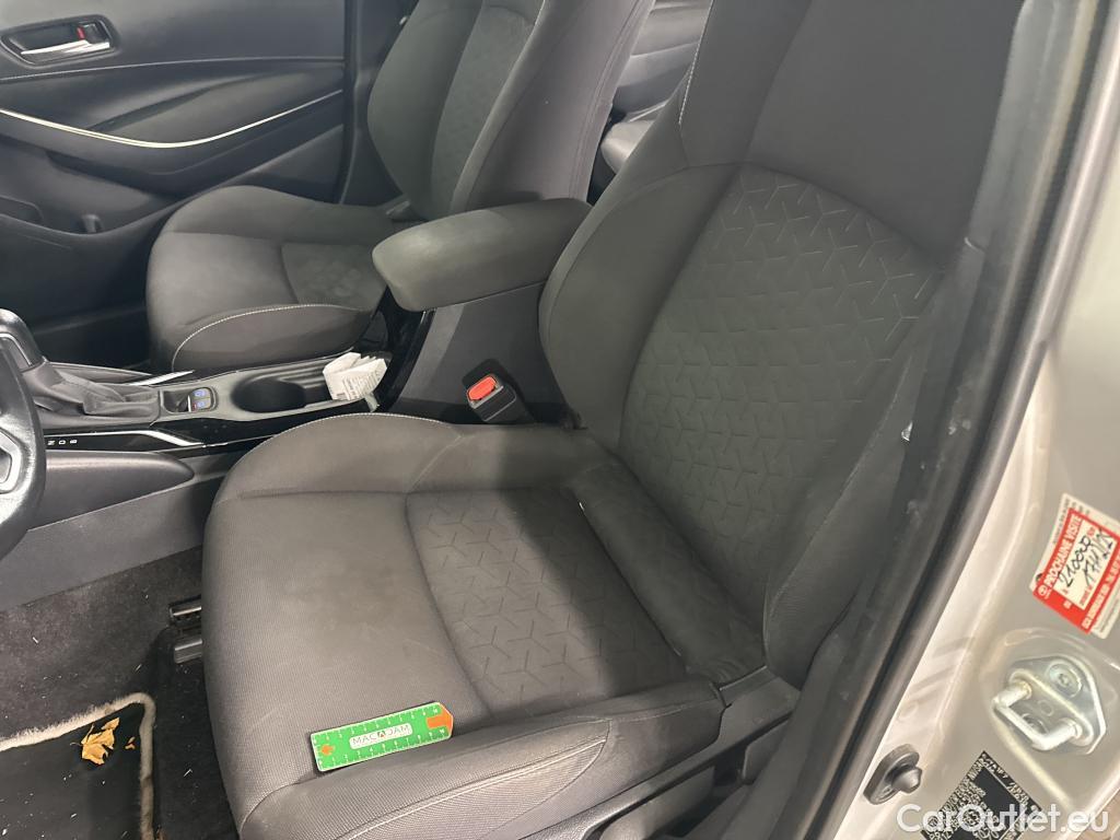  Toyota  Corolla TOYOTA  Touring Sports / 2018 / 5P / Break Hybride 122h Dynamic Business Stage Acad #24