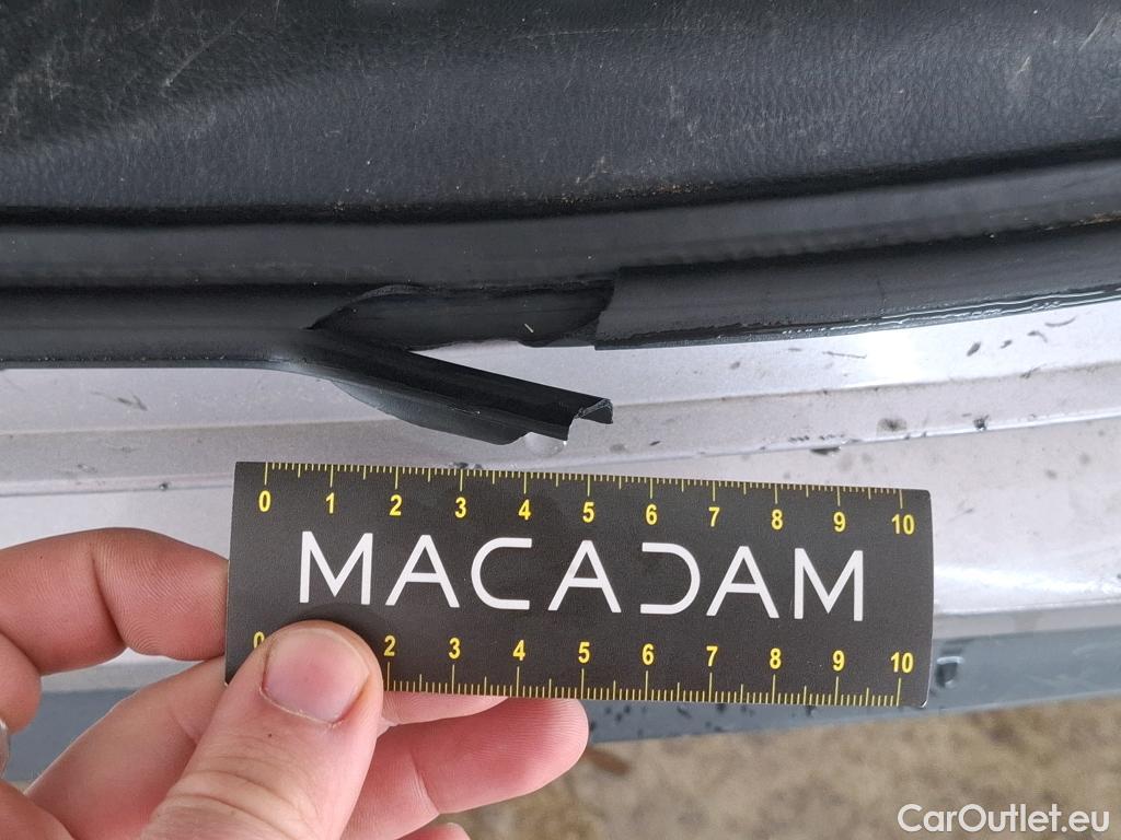  Toyota  C-HR TOYOTA  / 2016 / 5P / SUV 2.0 HYBRIDE 184 DISTINCTIVE #26