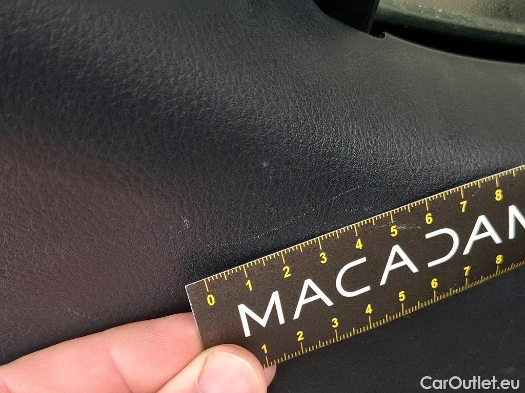  Toyota  C-HR TOYOTA  / 2016 / 5P / SUV 2.0 HYBRIDE 184 DISTINCTIVE #48