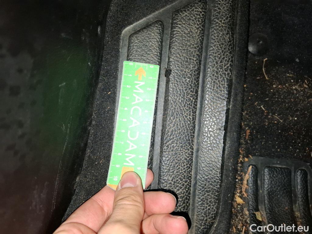  Renault  Captur  II Business 1.5 dCi 95CV BVM6 E6dT #17