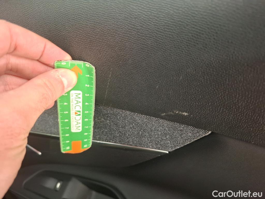  Peugeot  3008  Allure Business 1.5 HDi 130CV BVA8 E6dT #2