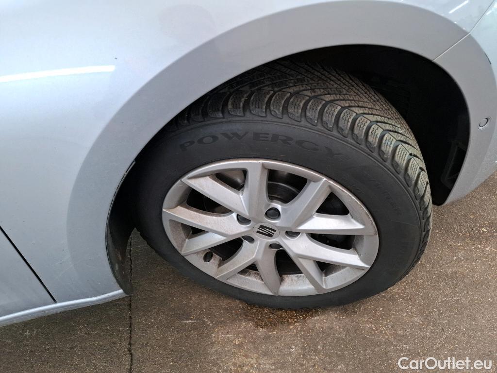  Seat  Leon SEAT  Sportstourer / 2020 / 5P / Break 2.0 TDI 150 DSG S&S Style Business #1